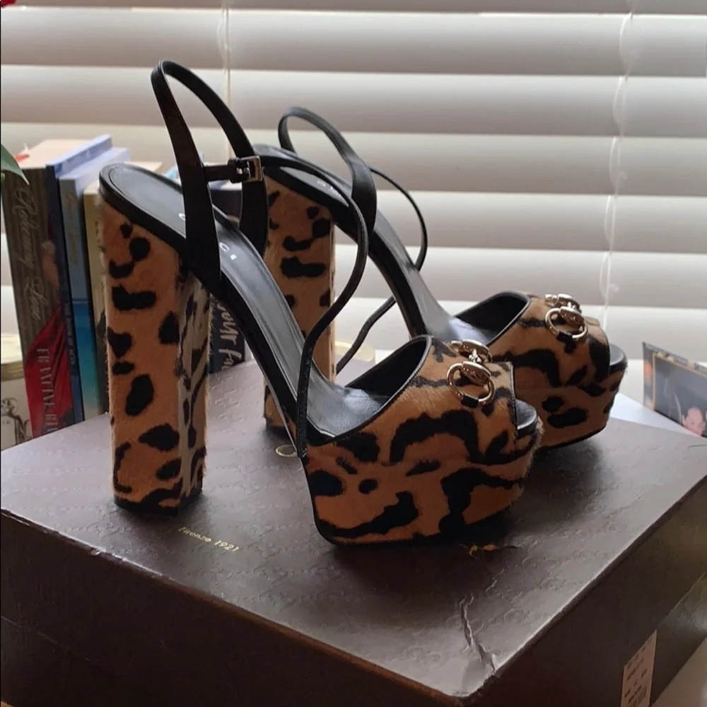 Gucci Leopard Print Platform Sandals with Gold Horsebit - Picture 2 of 6